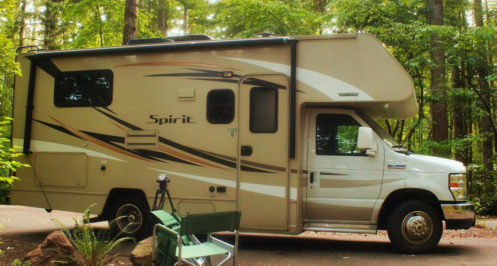The Best RVs for Full-Time Living: Top Travel Trailers and Motorhomes to Call Home